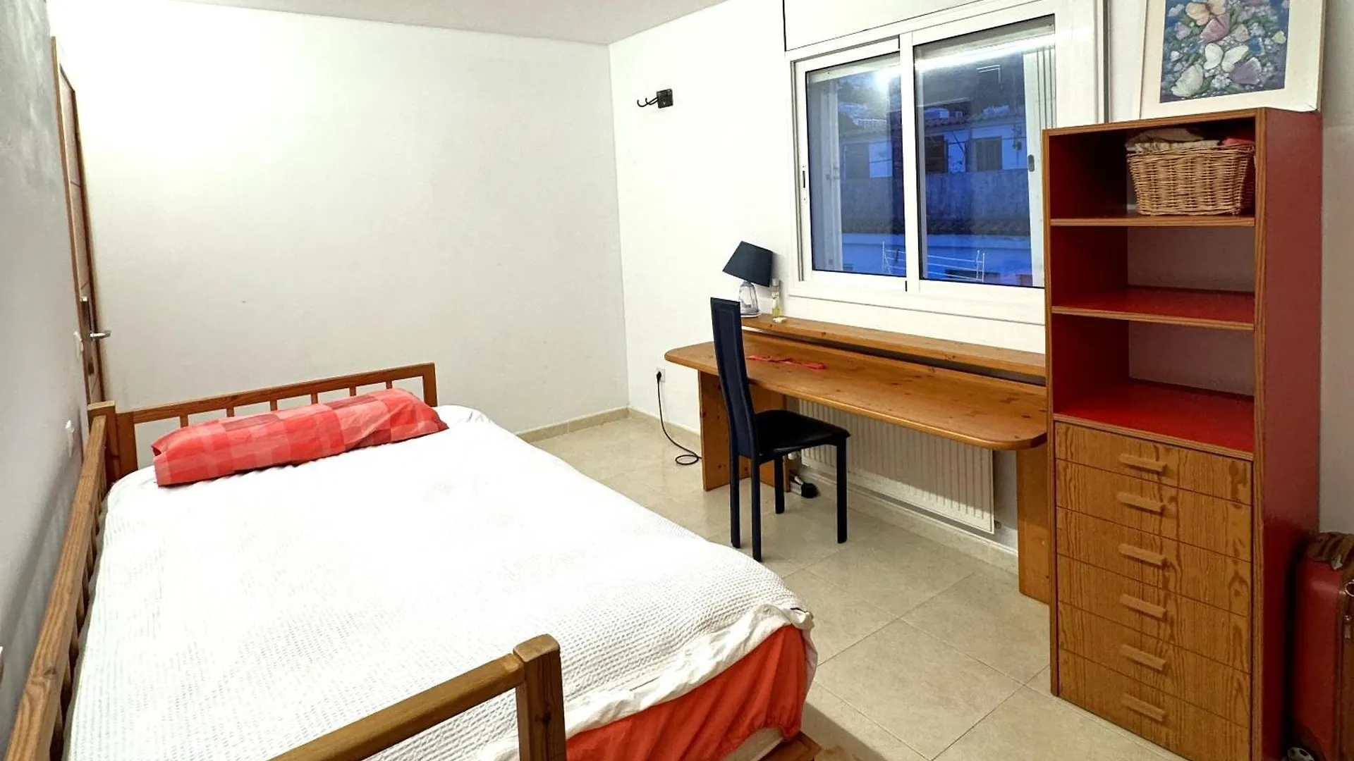 Joel Jan\'S Room contacts